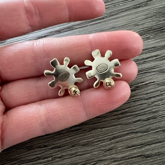 CHANEL Gold and Black Earrings - Picture 7 of 7